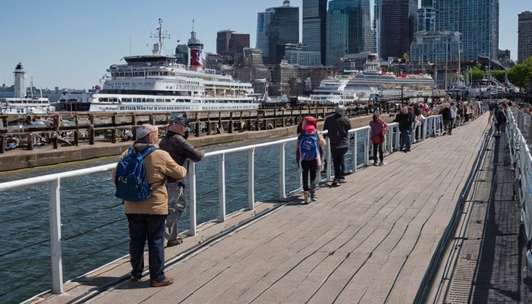 Which harbor sightseeing route covers the landmarks your family actually wants to see destination and access reference